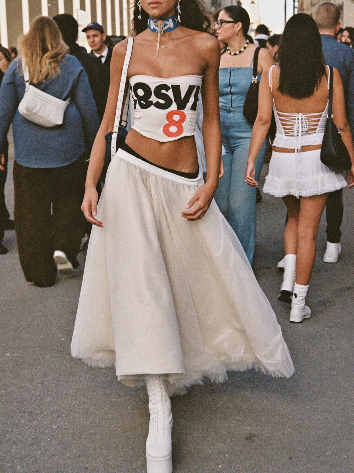 Corset Drama outfit for Nice Carnival: corset or bustier, tulle skirt or wide cargos, lace-up platform boots