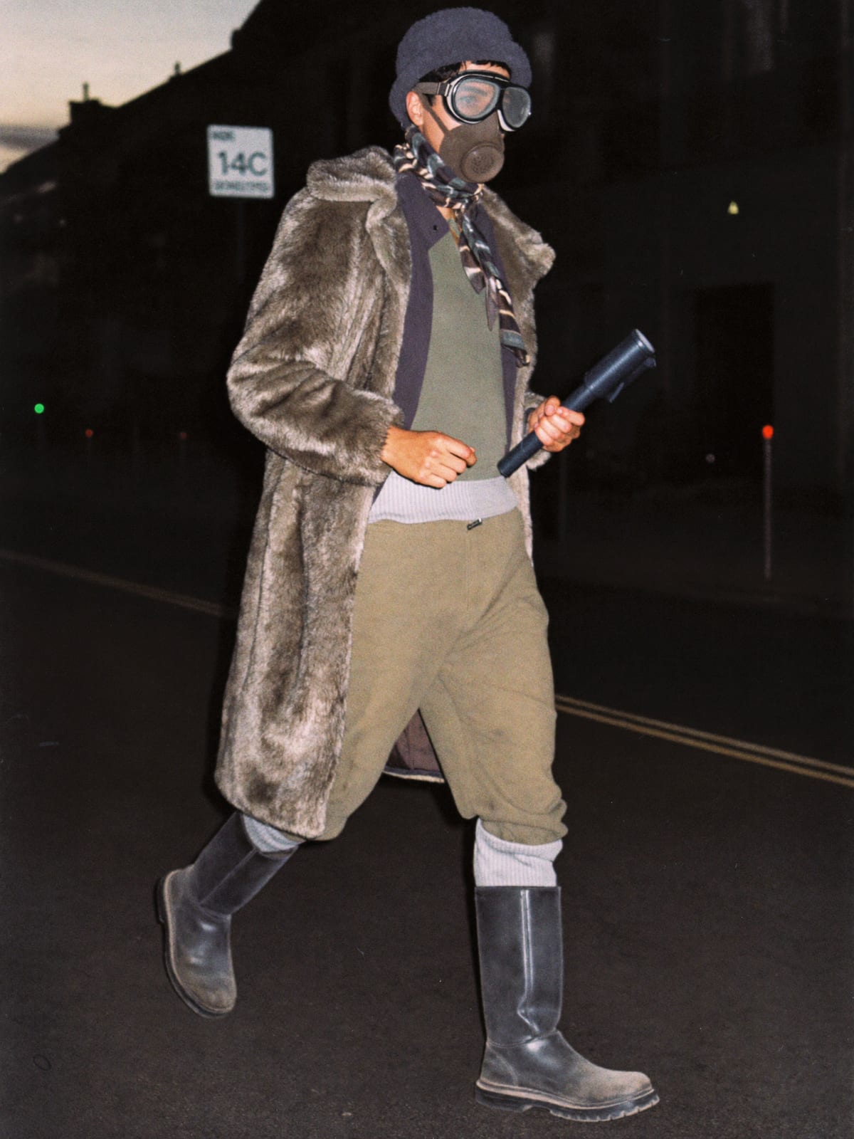 Dust-Proof Playa outfit for Nice Carnival: expressive layered costume, dust goggles, faux fur or utility coat for the night