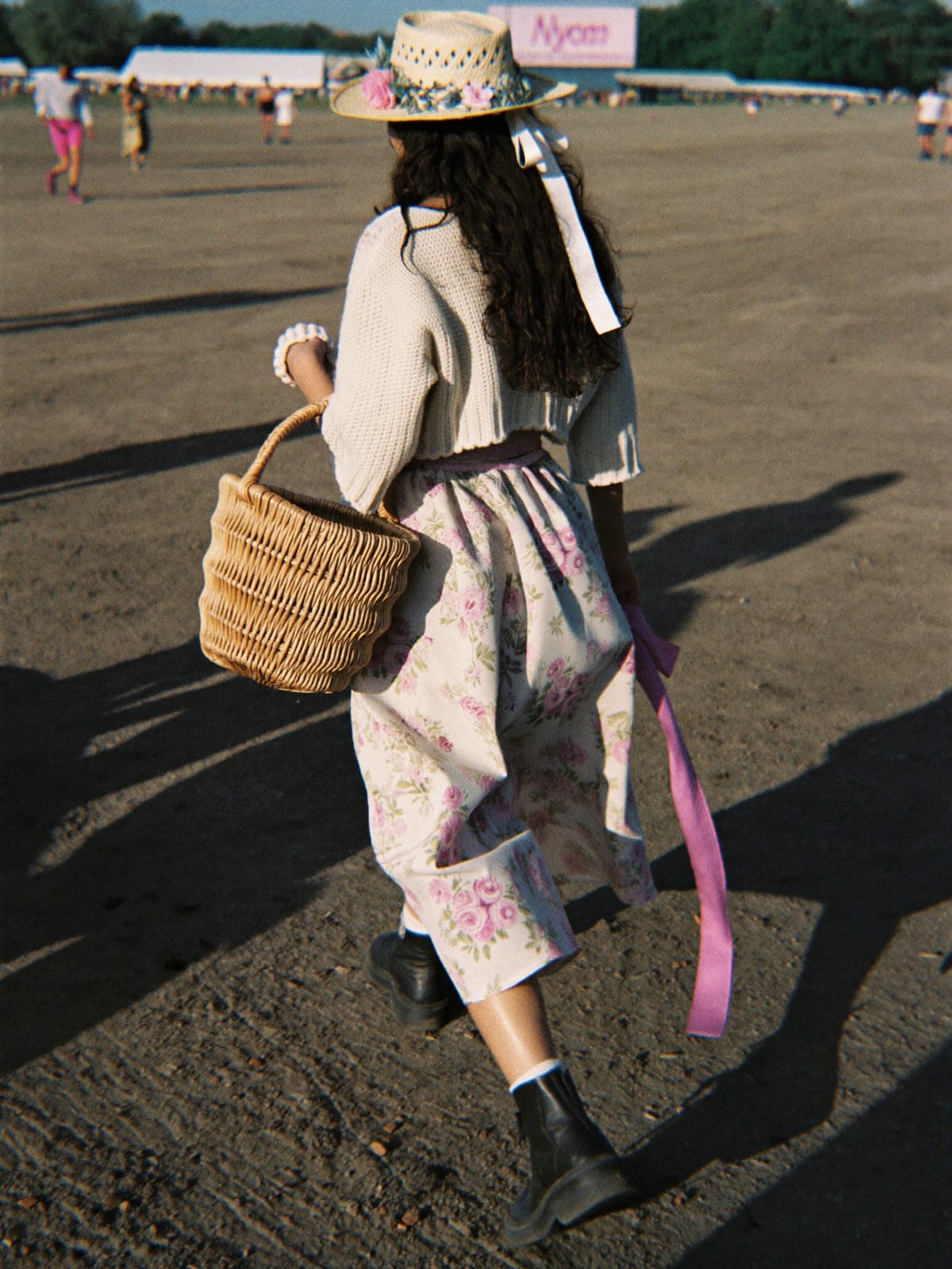 Cottagecore Field outfit for Paléo Festival: floral midi or prairie dress, cropped knit cardigan, chunky lace-up boots