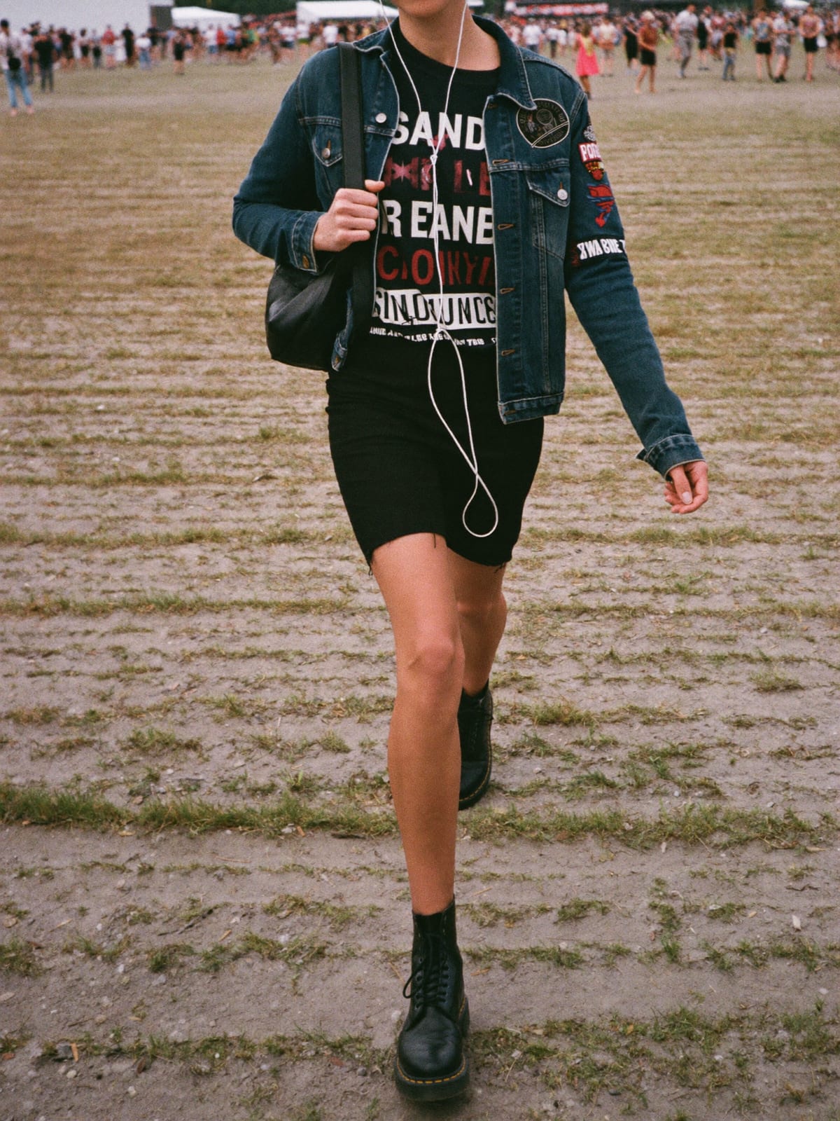 Metal Uniform outfit for Pol’and’Rock Festival: black band tee, denim battle jacket with patches, black jeans or shorts