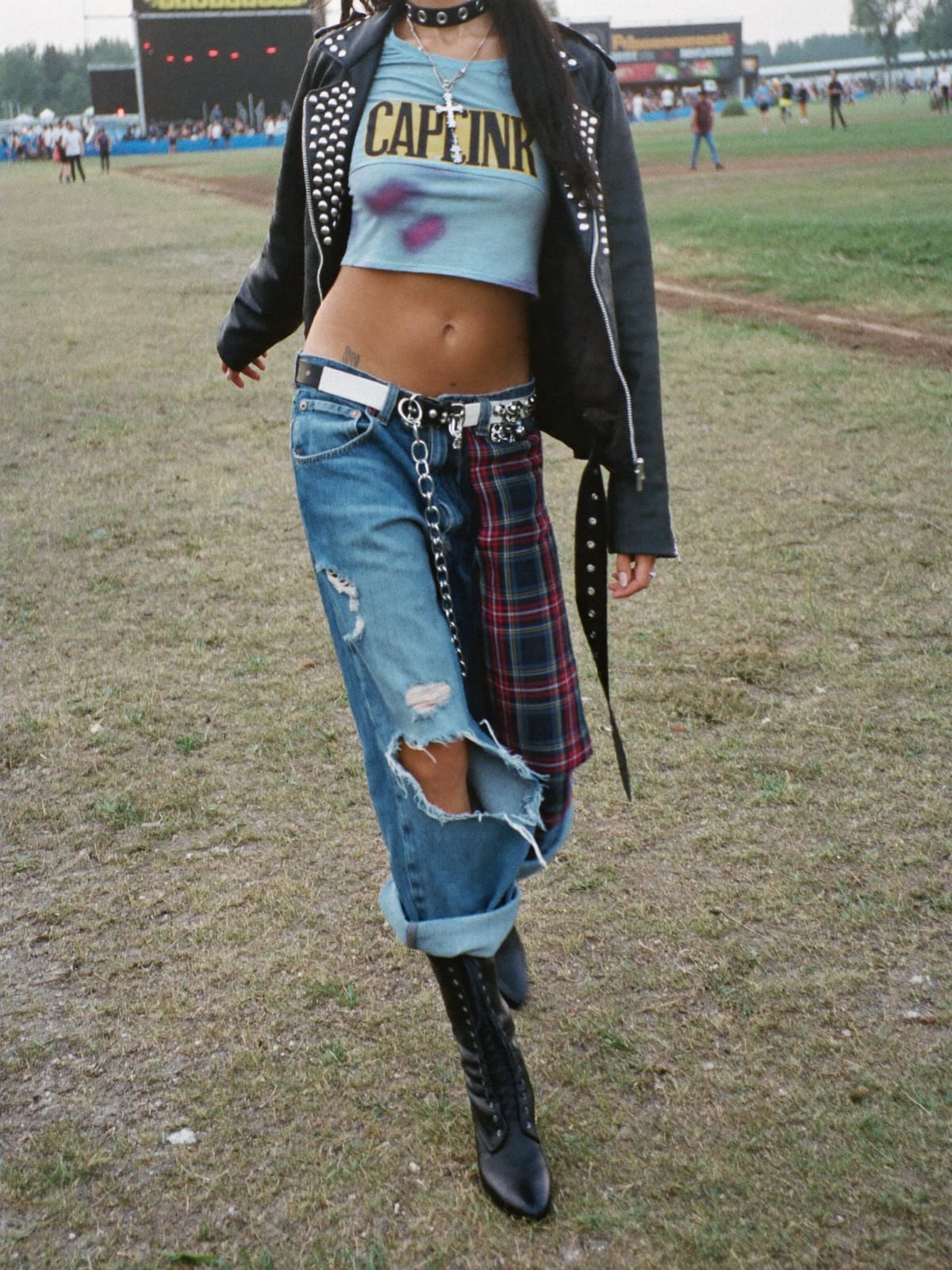 DIY Punk outfit for Pol’and’Rock Festival: cropped or cut-up tee, tartan trousers or ripped denim, lace-up boots