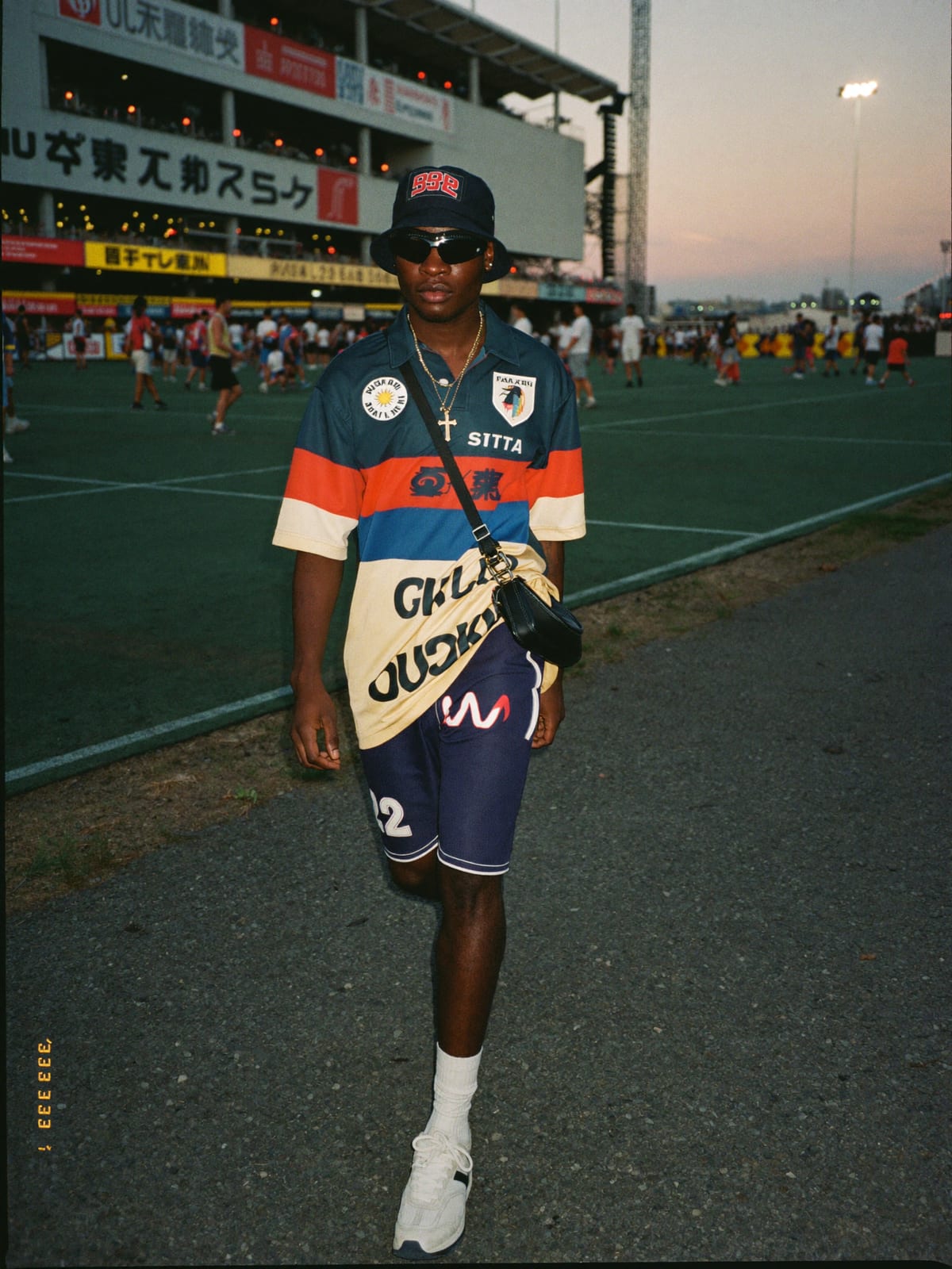 Jersey Core outfit for Summer Sonic: retro football or racing jersey, mesh or nylon shorts, terrace trainers
