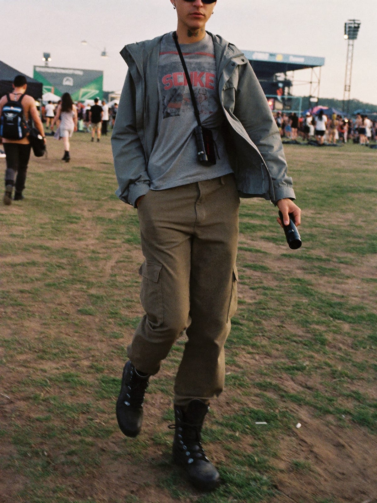 Camp Utility outfit for Tomorrowland: cargo trousers with real pockets, moisture-wicking tee, packable windbreaker