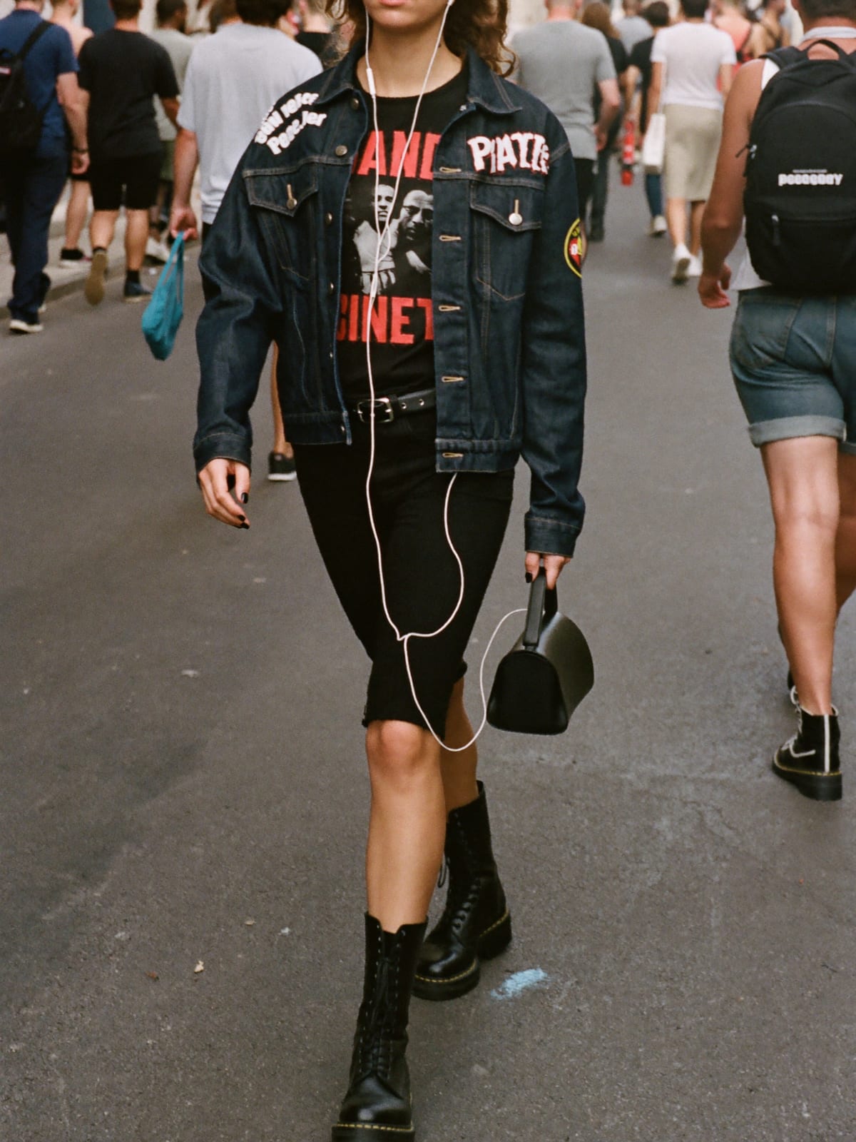 Metal Uniform outfit for Venice Carnival: black band tee, denim battle jacket with patches, black jeans or shorts