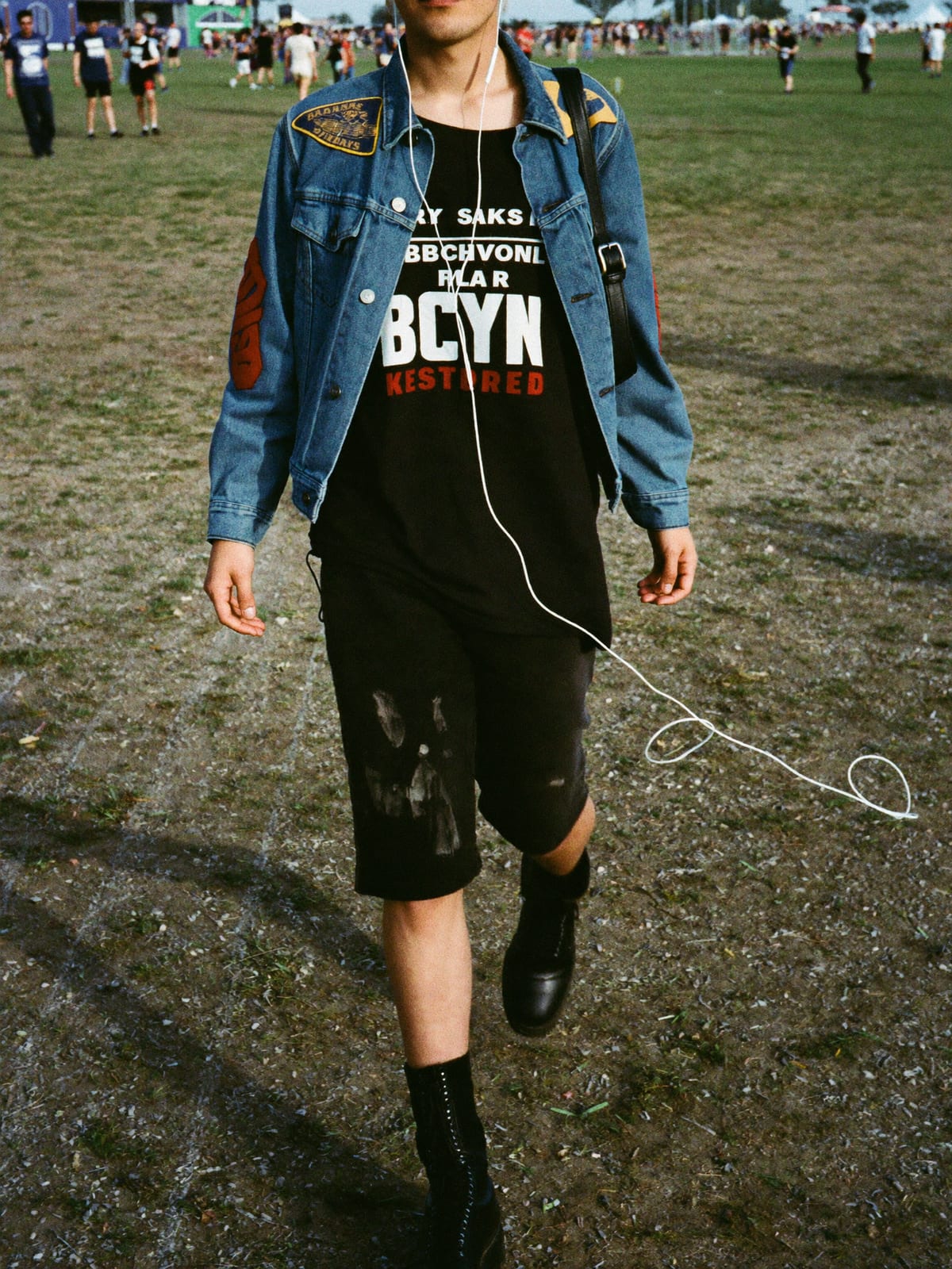 Metal Uniform outfit for Zwarte Cross: black band tee, denim battle jacket with patches, black jeans or shorts